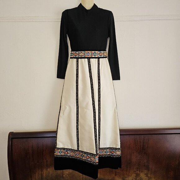 Vintage 1960s Hong Kong Hostess Maxi Gown Dress sz S Embroidered Black Cream - Picture 10 of 12